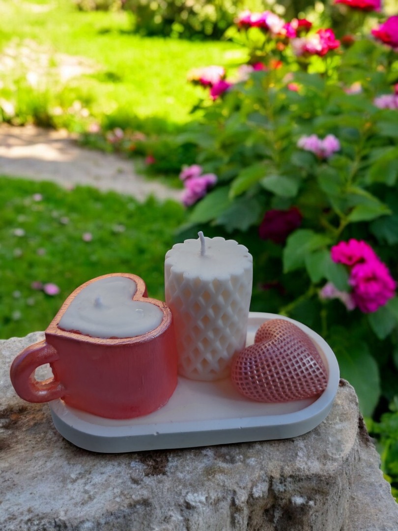 'Sevginiz Serviste!'  Set 2- (Sunumluklu Kalpli Kupa Mum & Silindir Mum & Kalp Obje Set)