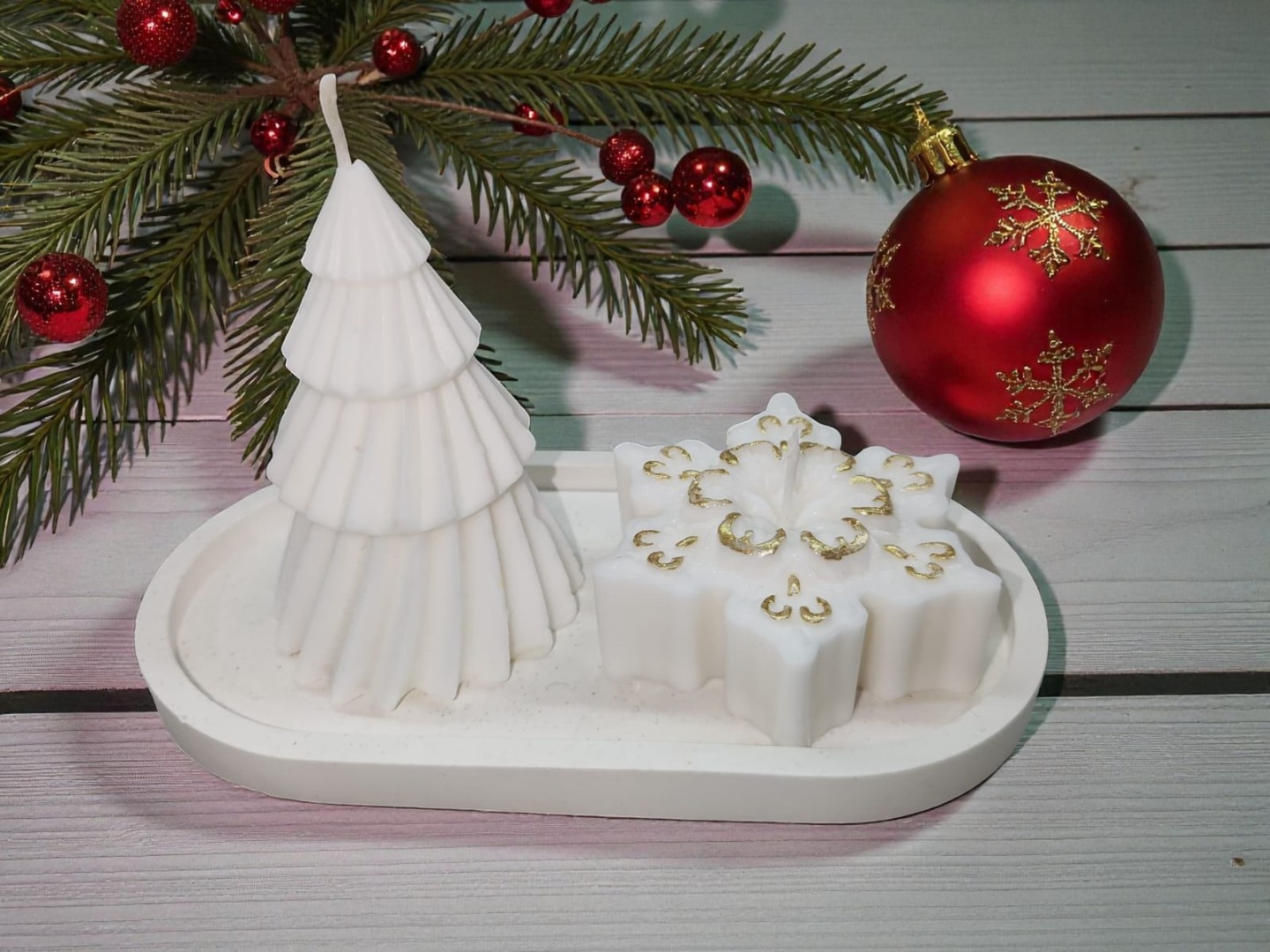 Sunumluklu İkili Yeni Yıl Dekoratif Kokulu Mum Seti (Kar Tanesi-9cm Çam Ağacı)