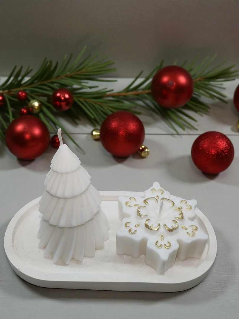 Sunumluklu İkili Yeni Yıl Dekoratif Kokulu Mum Seti (Kar Tanesi-9cm Çam Ağacı)