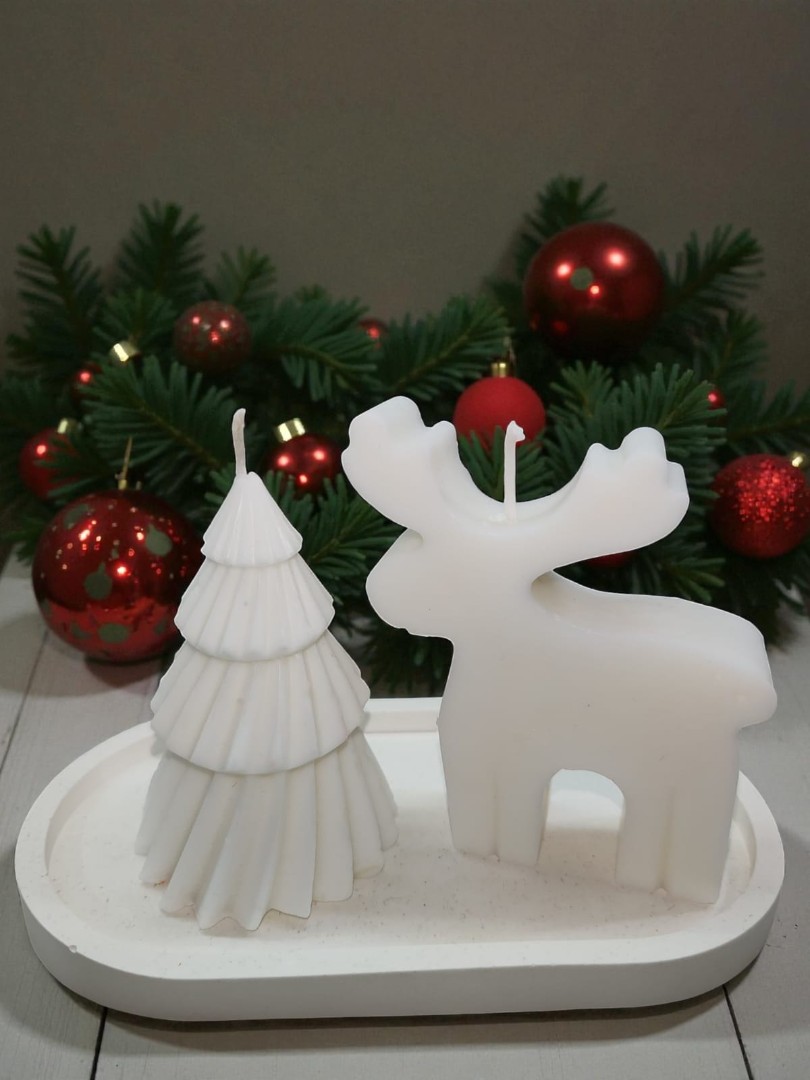 Sunumluklu İkili Yeni Yıl Dekoratif Kokulu Mum Seti (Geyik-9cm Çam Ağacı)