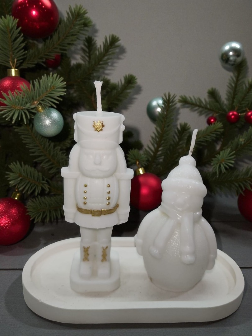 Sunumluklu İkili Yeni Yıl Dekoratif Kokulu Mum Seti (Kardan Adam-Kurşun Asker Fındıkkıran)