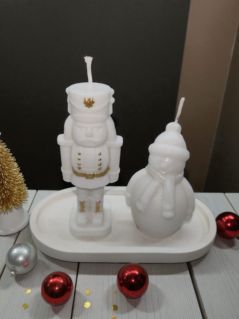 Sunumluklu İkili Yeni Yıl Dekoratif Kokulu Mum Seti (Kardan Adam-Kurşun Asker Fındıkkıran)