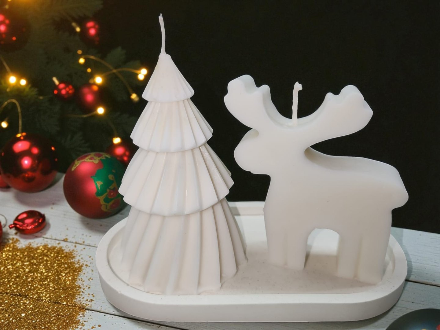 Sunumluklu İkili Yeni Yıl Dekoratif Kokulu Mum Seti (Geyik-12cm Çam Ağacı)