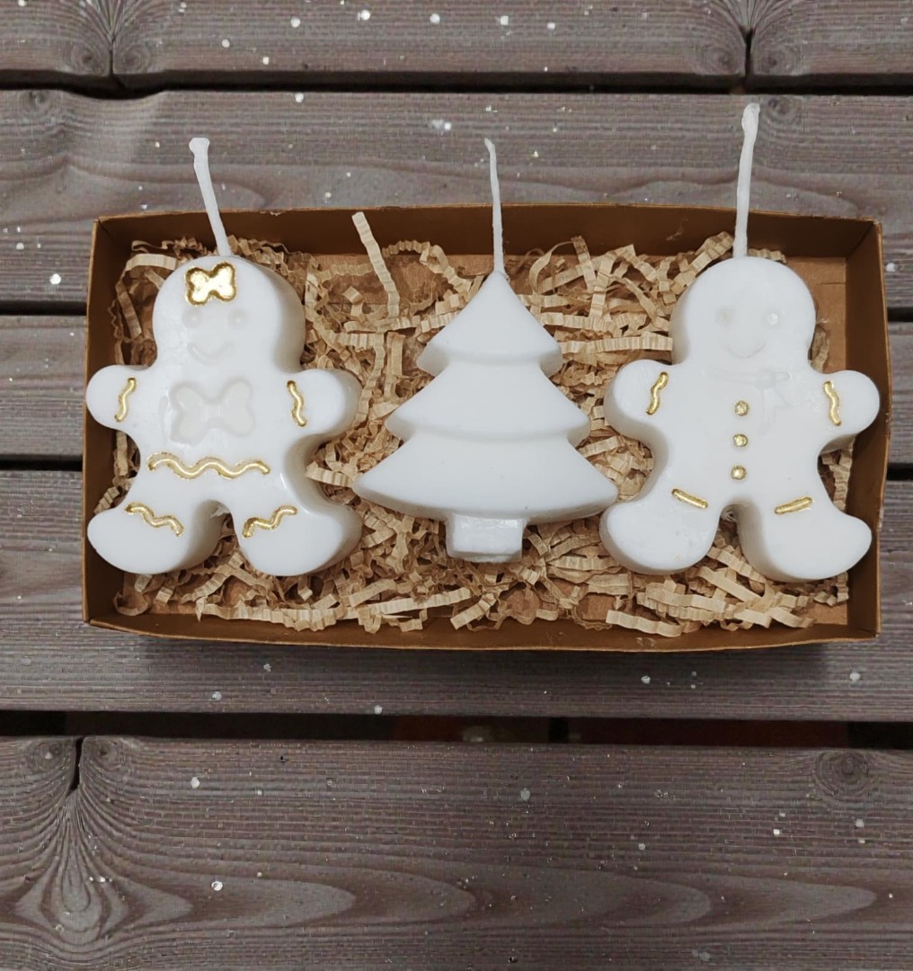 Üçlü Yeni Yıl Dekoratif Kokulu Mum Seti (Kurabiye Kız-Çam Ağacı-Kurabiye Adam)