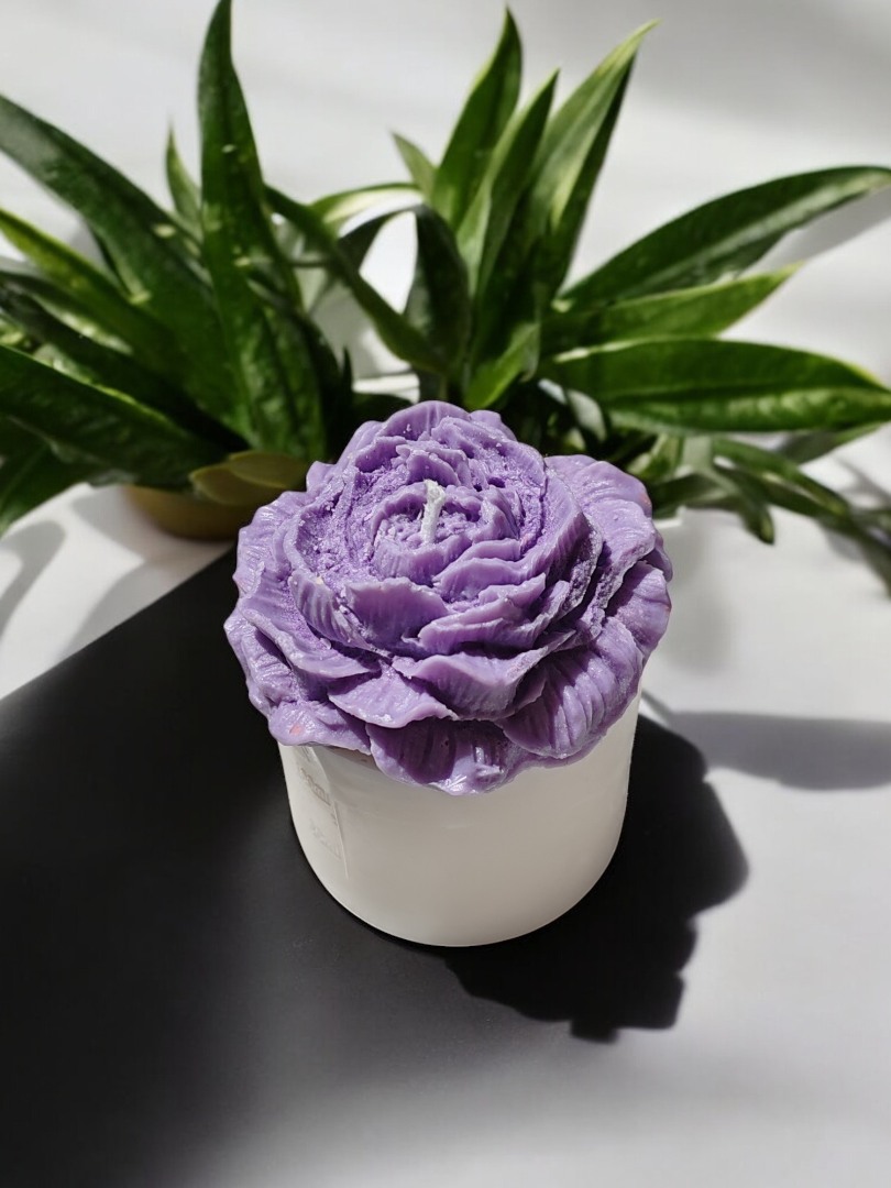 'Bloom Candles' Serisi 2 - Dekoratif Lila Şakayık Çiçekli Blok Mum