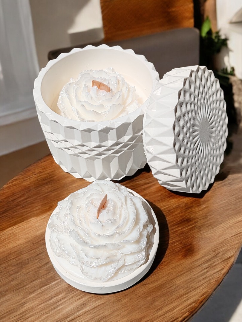 'Şakayık Işığında'  Set ( Kapaklı Kristal Desenli Şakayık Çiçeği Mum & Mini Sunumlukta Şakayık Mum)