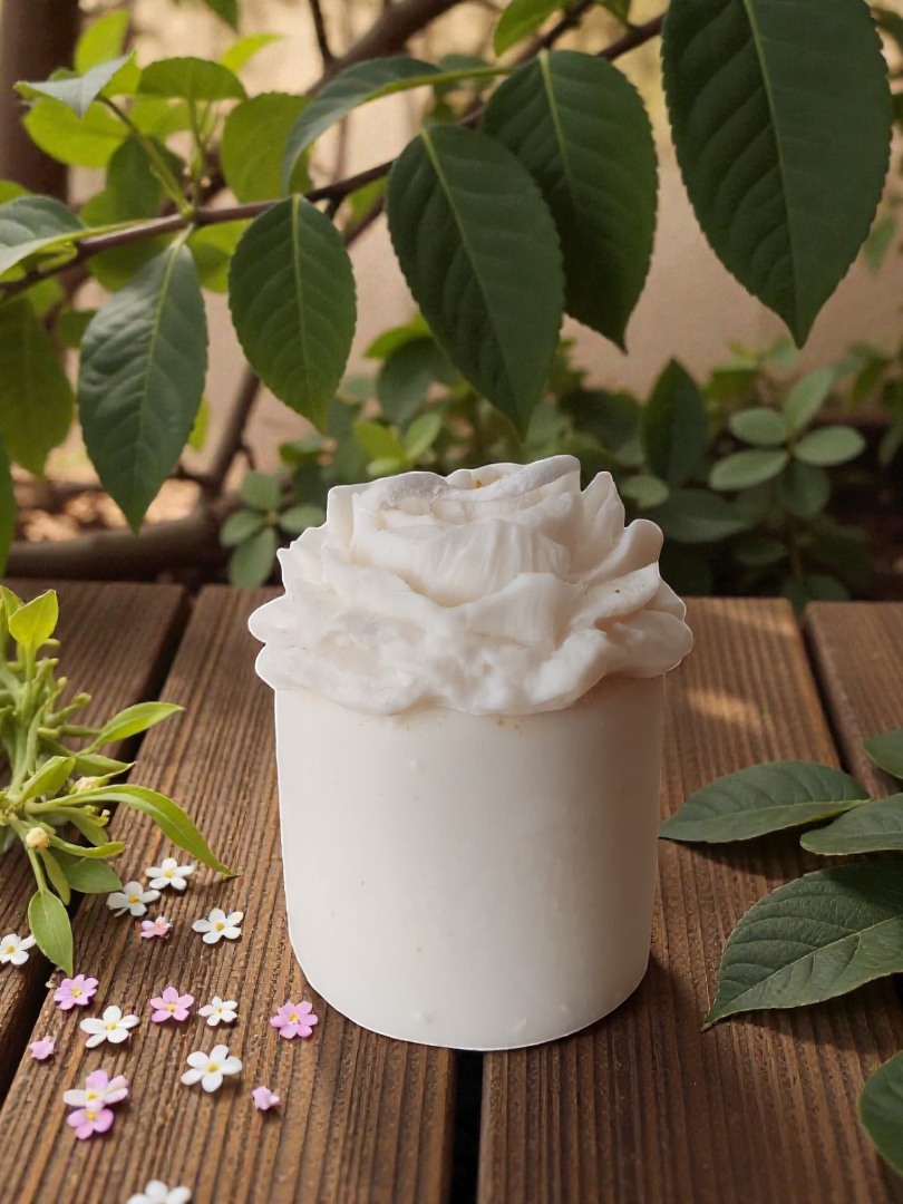 'Bloom Candles' Serisi 3- Dekoratif Beyaz Şakayık Çiçekli Blok Mum