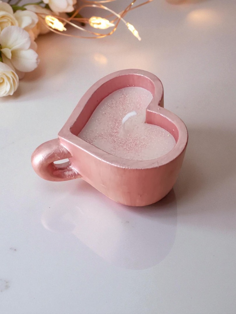 'Bir Kupa Sevgi' – Dekoratif El Yapımı Kokulu Kalpli Kupa Mum 3