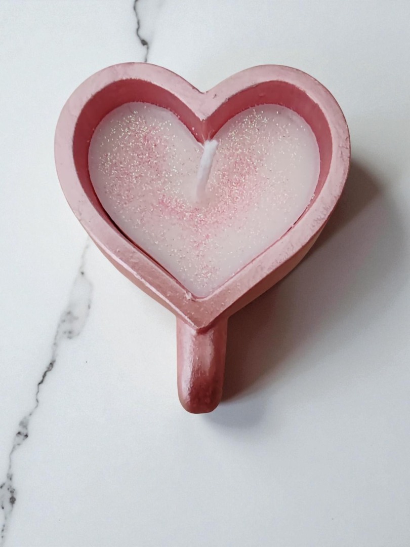 'Bir Kupa Sevgi' – Dekoratif El Yapımı Kokulu Kalpli Kupa Mum 3