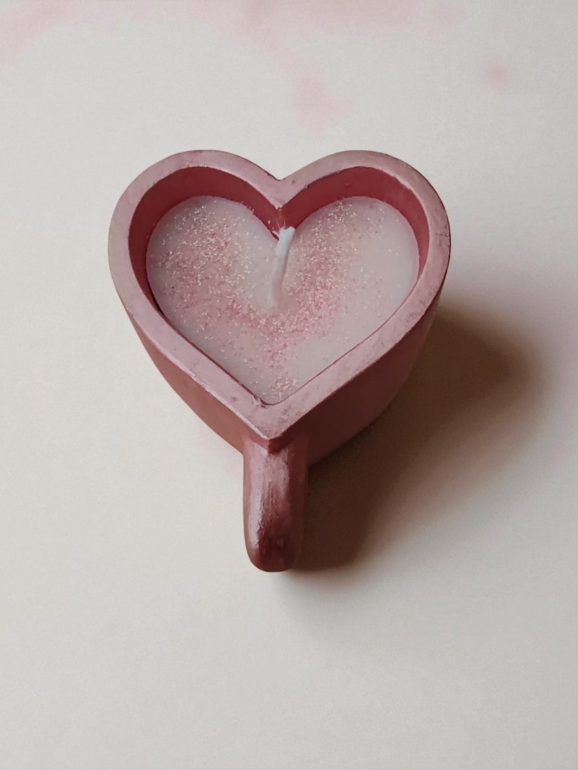 'Bir Kupa Sevgi' – Dekoratif El Yapımı Kokulu Kalpli Kupa Mum 3