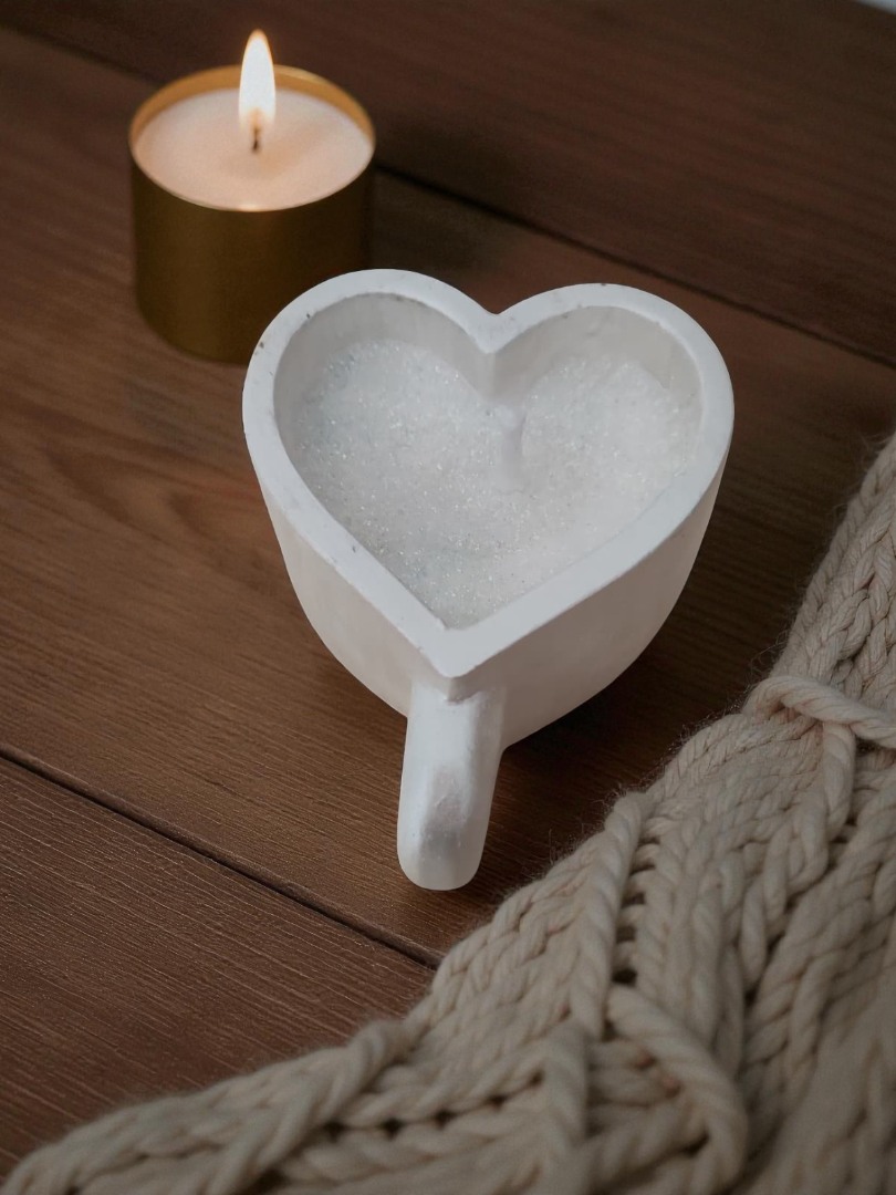 'Bir Kupa Sevgi' – Dekoratif El Yapımı Kokulu Kalpli Kupa Mum 1