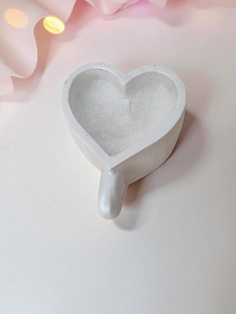 'Bir Kupa Sevgi' – Dekoratif El Yapımı Kokulu Kalpli Kupa Mum 1