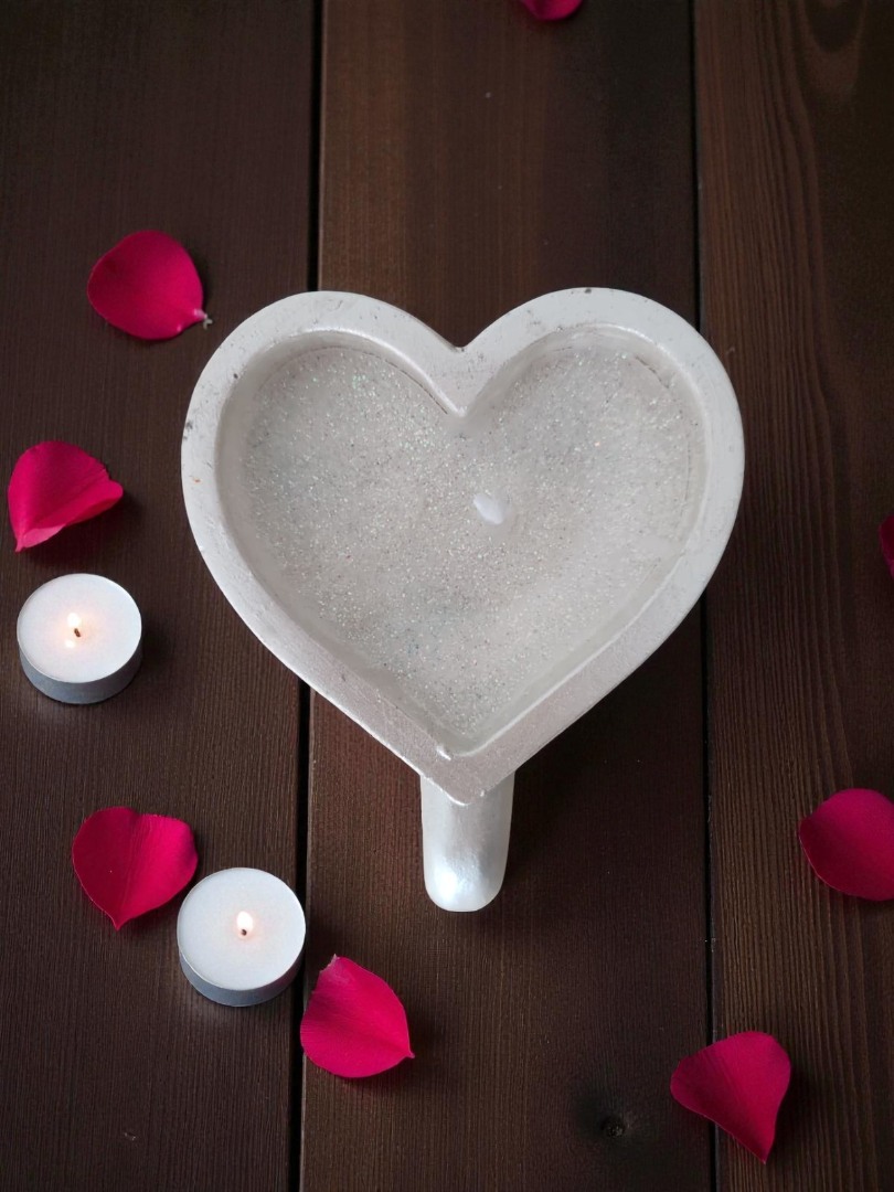 'Bir Kupa Sevgi' – Dekoratif El Yapımı Kokulu Kalpli Kupa Mum 1